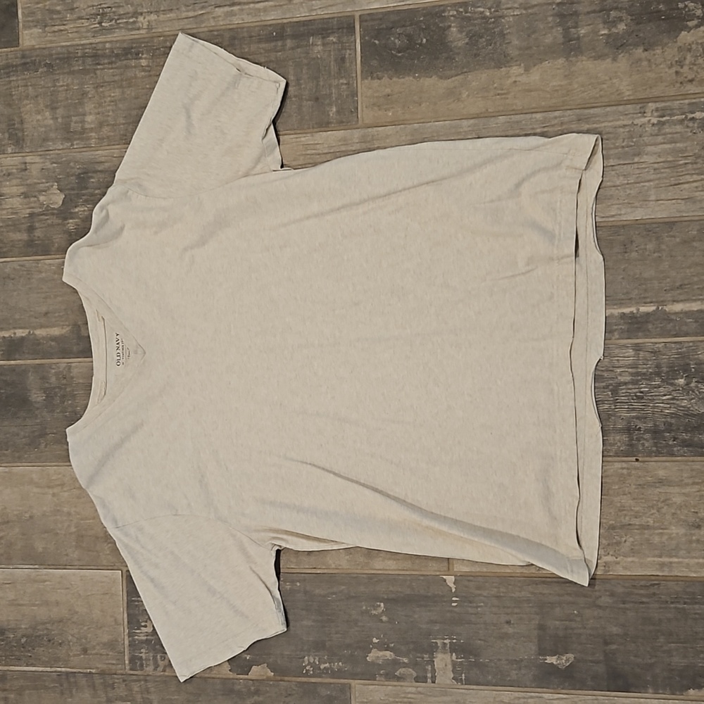 Old Navy tee
